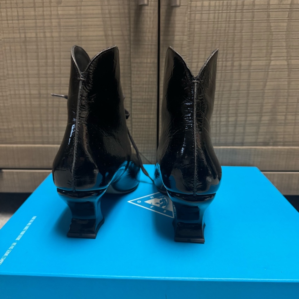 Super Fine Glory Lace-Up Ankle Boots - Picture 4 of 5